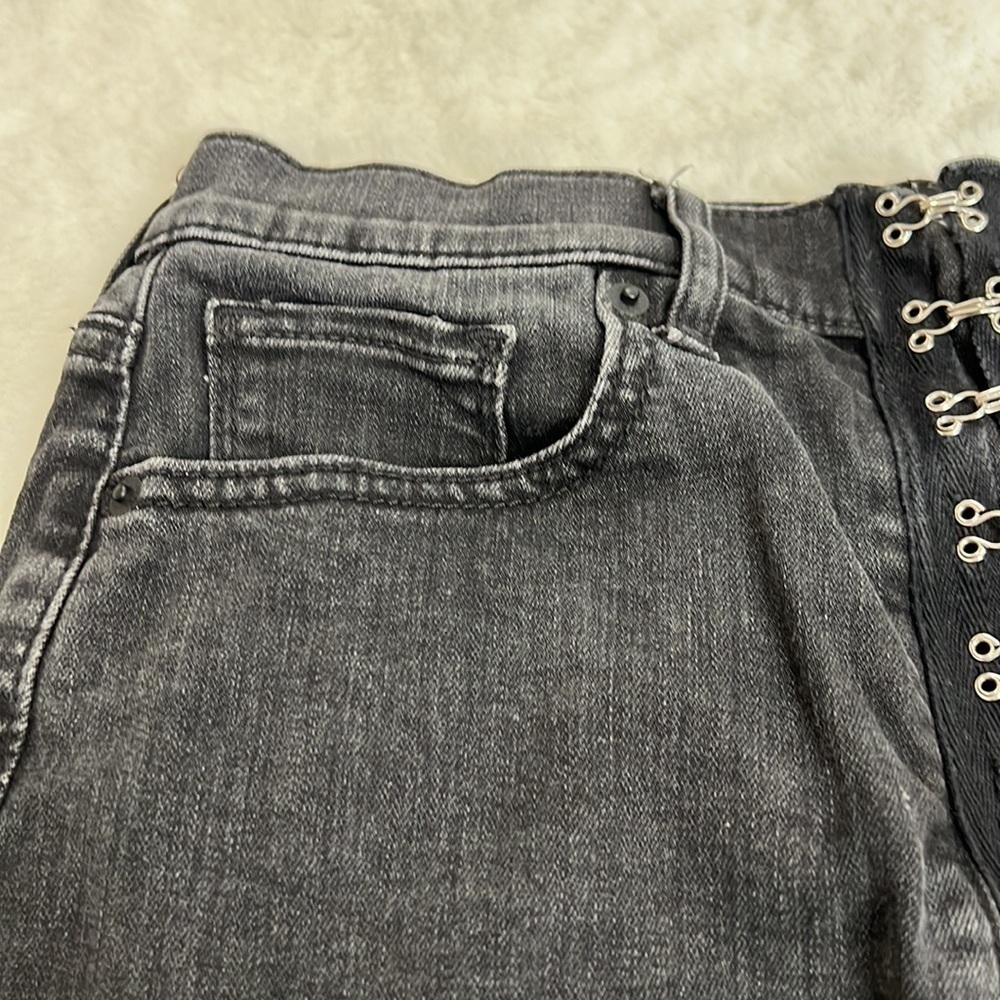 Express black jean mini skirt hook and eye close distressed hem size 2 - Picture 10 of 13